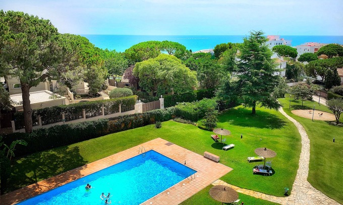 Sant Vicenc de Montalt Apartment | Spectacular sea view, beach 5 min walk. POOL -TENNIS -CONCIERGE