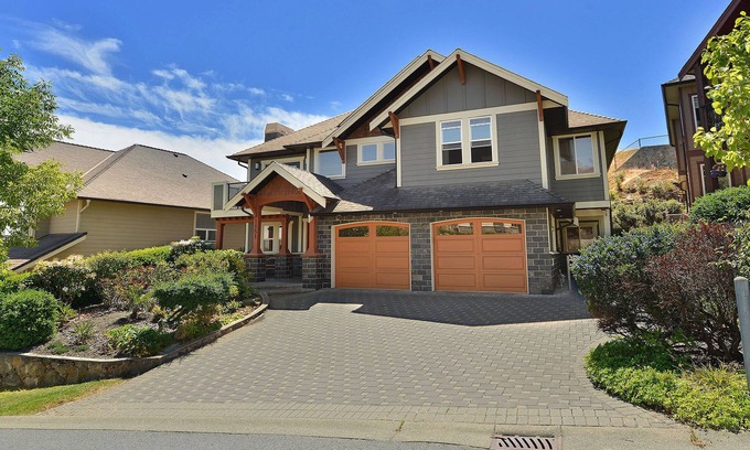 Bear Mountain Resort House | Spectacular 4 Bedroom Victoria Executive Suite With Amazing Views