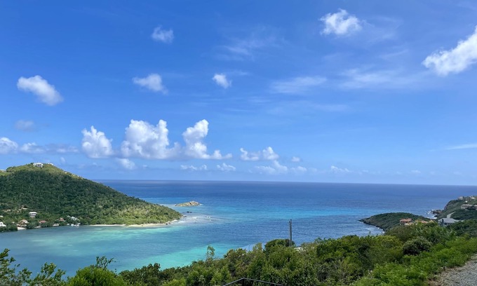 Rendezvous & Ditleff Villa | Spectacular Breezes, Gorgeous Ocean Views, and Hot Tub!