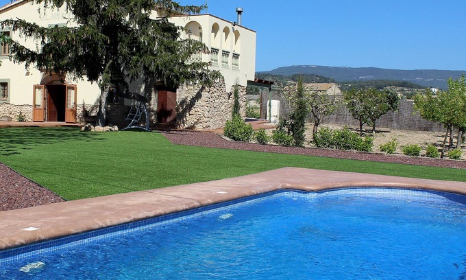San Martin Sarroca Cottage | Spectacular rural farmhouse among vineyards