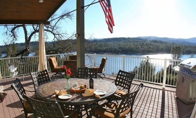 Oak Shores House | Spectacular Lake Nacimiento Waterfront Home with Private Dock.