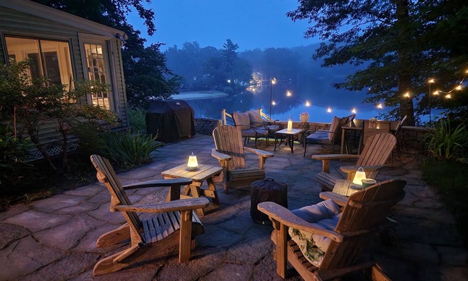 Guilford Cabin | Spectacular Lake Front Cabin close to CT shoreline