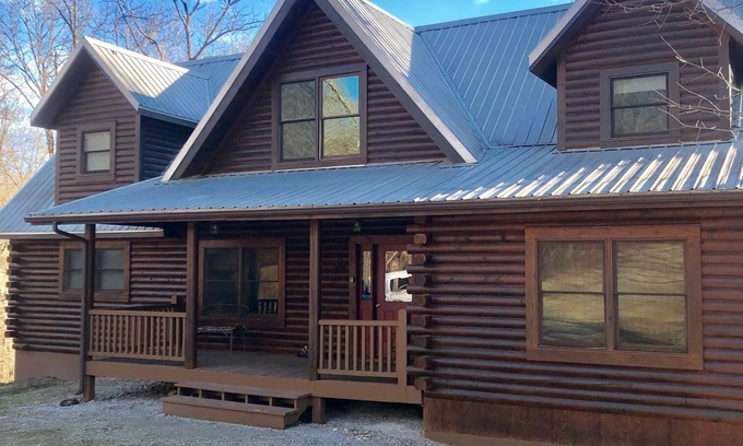 Shell Knob Cabin | Spectacular Log Home.12 Acres on Private Cove, Lakefront