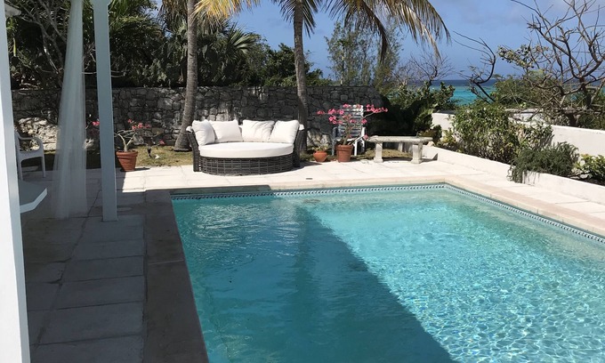 Gambier House | Spectacular Luxury Beach Villa With Private Pool