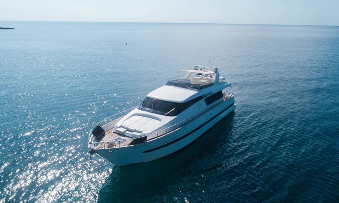Ensanche Diputacion Boat Rental | Spectacular Luxury Yacht center Alicante