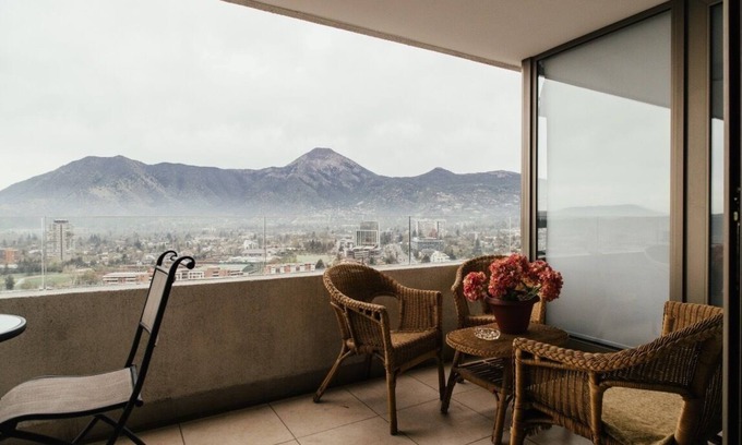 Vitacura Apartment | Spectacular Mountainview 1 Bedroom Apt in Las Condes near Parque Arauco