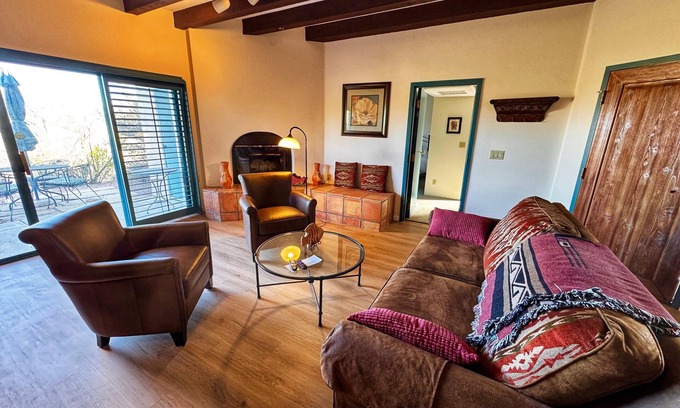 Starr Pass House | Spectacular Mountain Views- Newly Renovated!