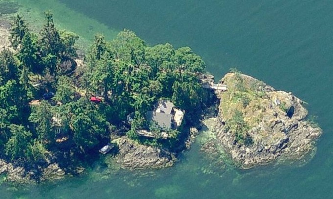 Sidney Cottage | Spectacular ocean views. Private beach. Abundant Wildlife. Winter stormwatching!