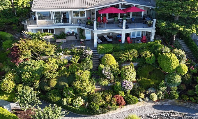 White Rock House | SPECTACULAR OCEAN VIEW Suite