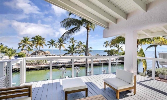 Rock Harbor House | Spectacular Oceanfront Views 3 bed/bath Villa with Amazing Views!