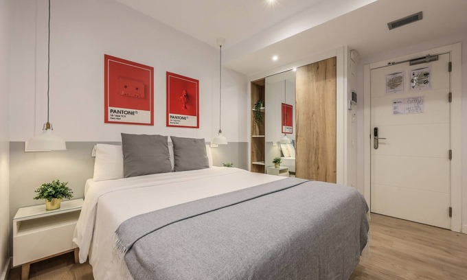 Gaztambide Bed & Breakfast | Spectacular quadruple room w/gym B104