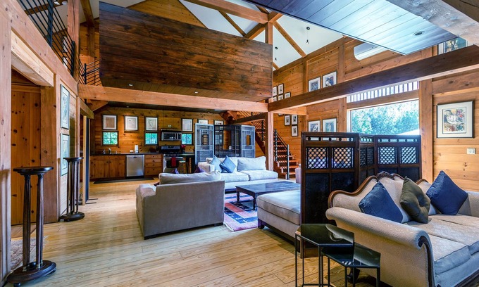 Litchfield House | Spectacular Silo House on Litchfield Hills Estate