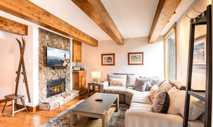 Vail Condo | Spectacular Ski Slope Views & Ideal Location! Vail Platinum w/Pool and Hot Tub
