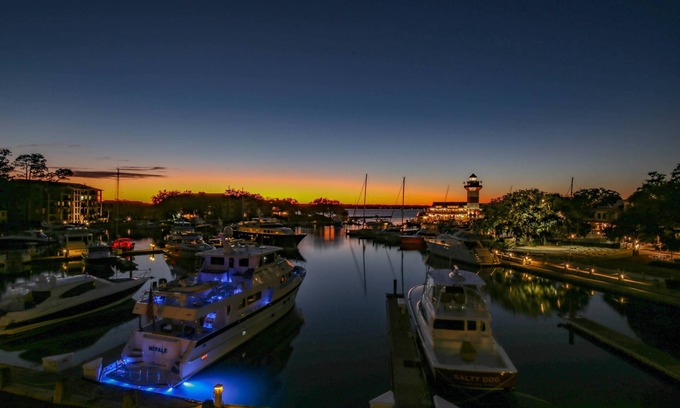 Harbour Town Condo | Spectacular Studio in the Heart of Harbour Town overlooking Harbour & Lighthouse. Dine, Shop, Relax.