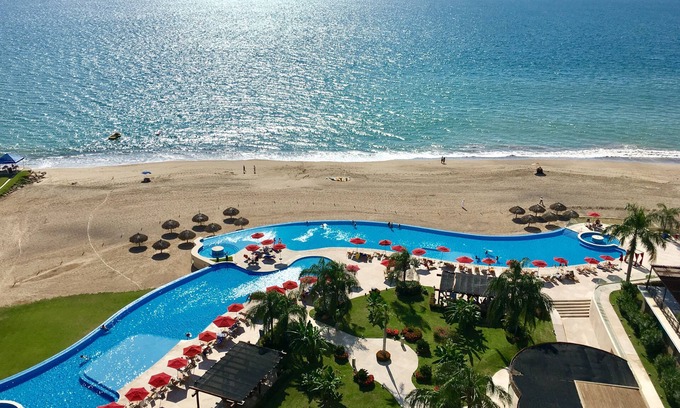 South Hotel Zone Condo | Spectacular View! Oceanfront Condo at the Grand Venetian
