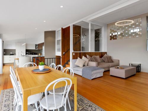 Mount Nelson House | Spectacular Views - 4 Bedroom House - Free Parking - Free WIFI