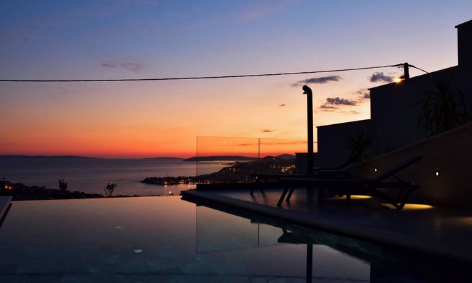 Podstrana Villa | Spectacular villa X with heated pool overlooking Split and sea
