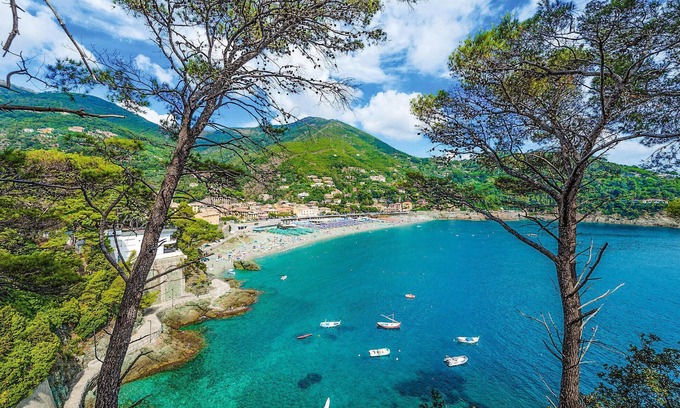 Borgo Antico Apartment | Spend a relaxing holiday in this inviting holiday apartment by the sea!
