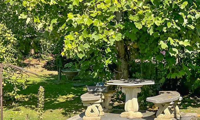 Corre Apartment | Spend a relaxing holiday in nature in this holiday apartment.