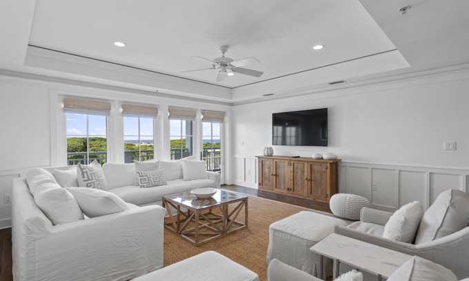 Gulf District Condo | Spend Fall by the Beach! Beachside #8 - Gulf Front in Watercolor! Views! 3 Adult Bikes!