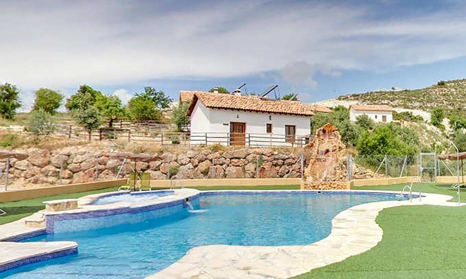 Arenas del Rey House | Spend successful vacations Andalusia and in this beautiful vacation home with pool.