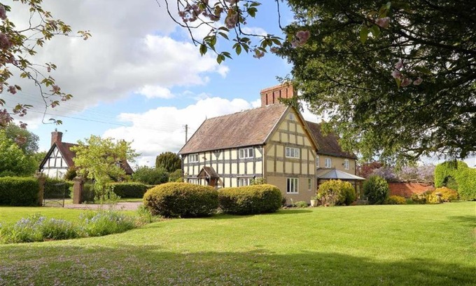 Loppington Bed & Breakfast | Spenford House 1640 listed house Idilic Location pub walking distance