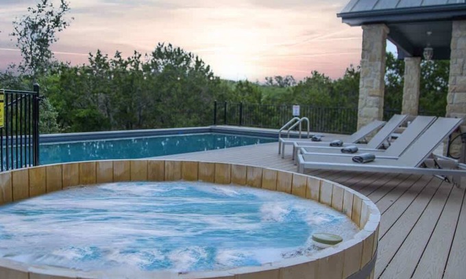 Spicewood House | Spicewood Lodge w/Pool & Hot-Tub