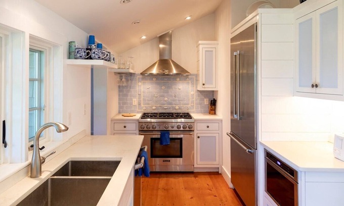 Siasconset House | Spindrift: 4 BR/4 BA home with central AC. One-bed cottage also available.