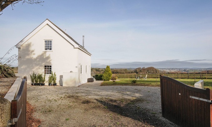 Carnon Downs Cottage | SPIRES, pet friendly, character holiday cottage in Carnon Downs