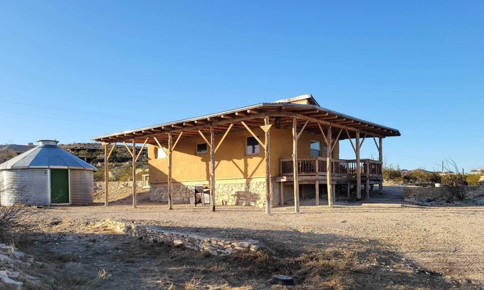 Study Butte-Terlingua House | Spirit House in the Terlingua Ghost Town
