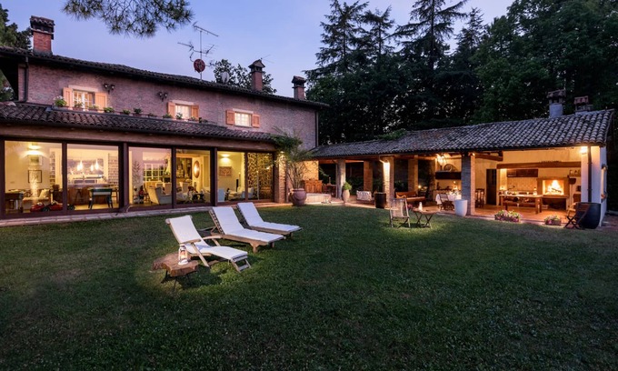 Zola Predosa Villa | Splendid Villa Monte Quercione