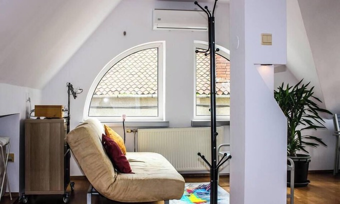 Brasov Apartment | Split Crib – Chill Studio in Historic Brașov