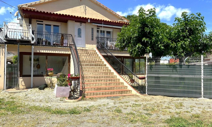 Beziers Apartment | split-level apartment in countryside 3 km from beziers