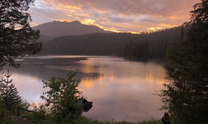 Columbia Falls Cabin | Spoon Lake Front Unit Just Outside Glacier National Park