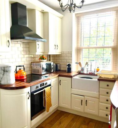 Penistone House | Spring Cottage