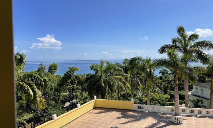 Reading Apartment | Spring Garden Mobay Resort