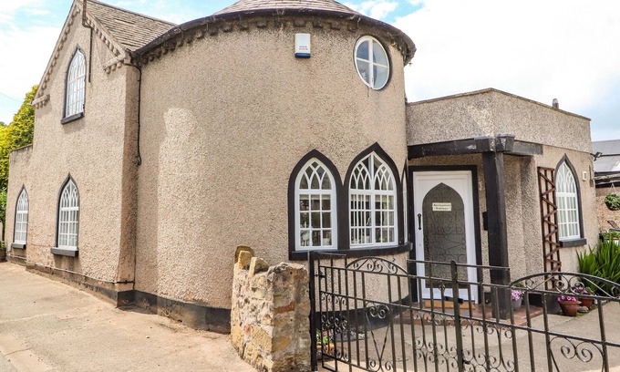 Cymau Cottage | SPRINGFIELD COTTAGE, character holiday cottage in Marford