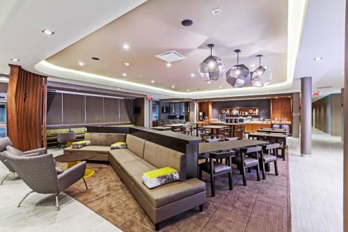 Tulsa Hotel | SpringHill Suites by Marriott Tulsa at Tulsa Hills