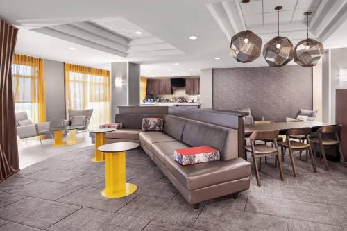 Southeast Houston Hotel | SpringHill Suites Houston Hobby Airport