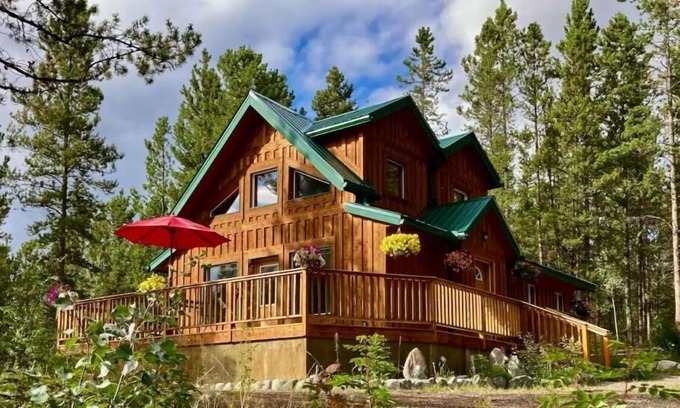 Whitehorse Ski Chalet | Springhills Chalet @ Hot Springs