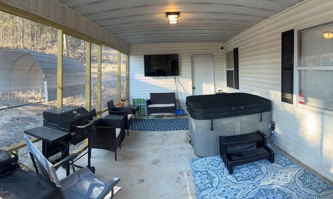 Eminence Cottage | Springside Cottage in beautiful Eminence. Great outdoor space - NEW Hot tub!