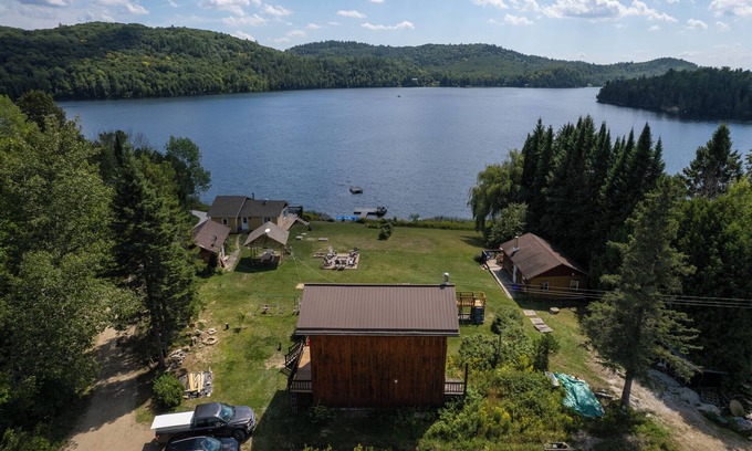 Northfield Ski Chalet | Spruce 3 Br Chalet on the Lake | Gracefield