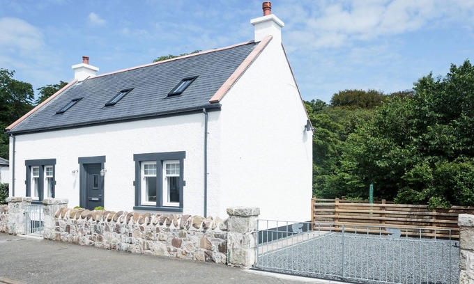 Stranraer Cottage | SQUIRREL COTTAGE, family friendly, luxury holiday cottage in Kirkcolm