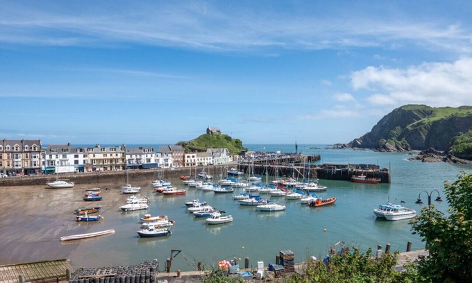 Hele House | St Agnes, Sleeps 10 - Five Bedroom House, Sleeps 10