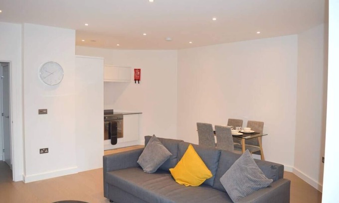 St Albans Apartment | St Albans Luxury Apartment , 5 mins Walk to the