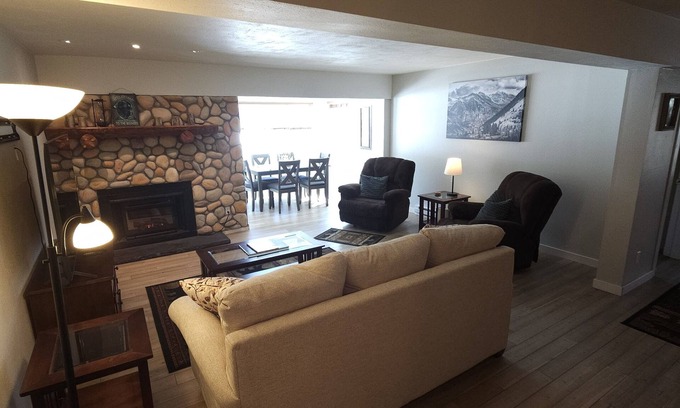 Saint Mary's Condo | St. Mary's Landing 950 sq ft 2 bedroom condo. At 10,000 feet!