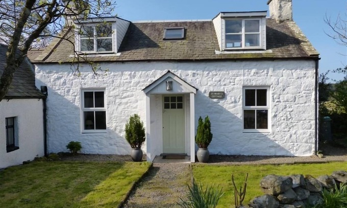 Rockcliffe Cottage | St Marys Cottage - a cottage that sleeps 4 guests in 2 bedrooms