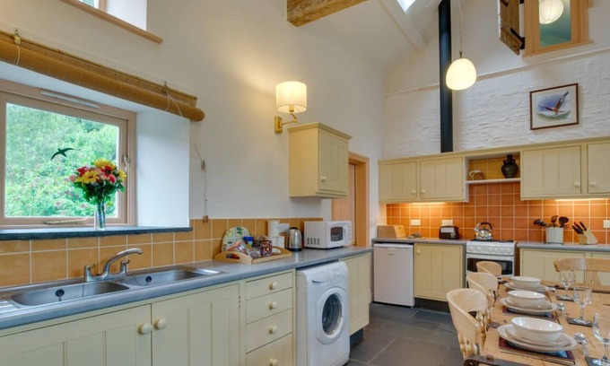 Machynlleth House | Stabal Pant y Lludw in Machynlleth