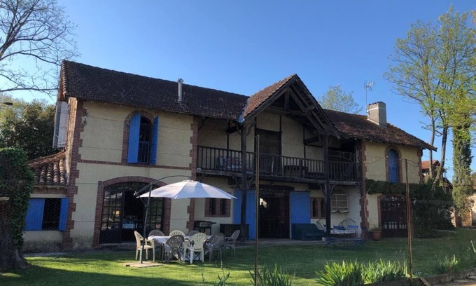 Hagetmau House | stable of swimming pool and tennis available