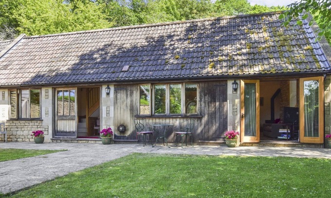 Batheaston Cottage | Stables, Batheaston - sleeps 6 guests in 3 bedrooms